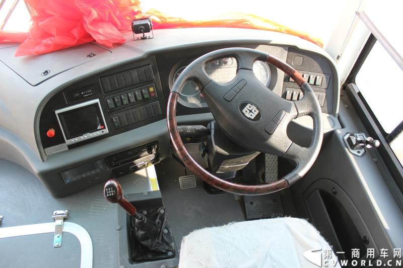 3月11日，中通客车控股股份有限公司第2万辆客车出口发车庆典暨出口非洲高档大客车交车仪式在山东聊城中通新基地隆重举行。图为
中通客车第2万辆客车出口发车仪式现场展示的出口客车内饰 