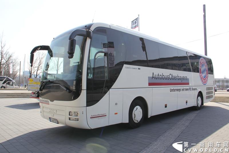 2015年3月19日，德国曼恩技术日在MAN慕尼黑总部隆重开幕，一场别开生面的卡车盛宴(MAN Trucknology Days)正在上演。图为MAN Lion's Coach公路客车