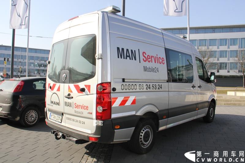 2015年3月19日，德国曼恩技术日在MAN慕尼黑总部隆重开幕，一场别开生面的卡车盛宴(MAN Trucknology Days)正在上演。图为MAN Service服务用车