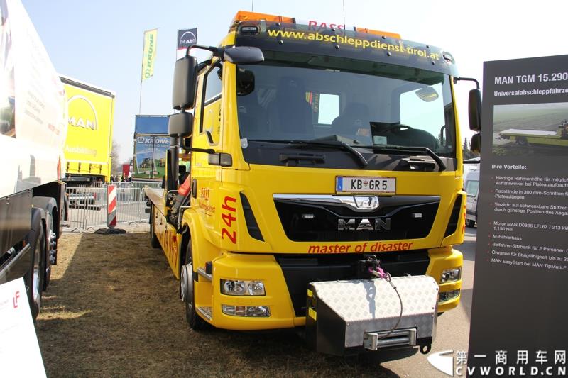 2015年3月19日，德国曼恩技术日在MAN慕尼黑总部隆重开幕，一场别开生面的卡车盛宴(MAN Trucknology Days)正在上演。图为MAN TGM 15.290 4×2 BL型拖曳救援车 