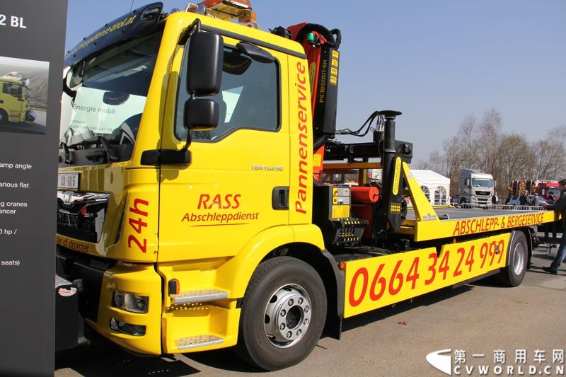 2015年3月19日，德国曼恩技术日在MAN慕尼黑总部隆重开幕，一场别开生面的卡车盛宴(MAN Trucknology Days)正在上演。图为MAN TGM 15.290 4×2 BL型拖曳救援车 