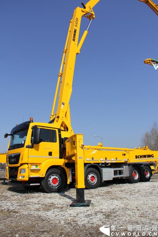 2015年3月19日，德国曼恩技术日在MAN慕尼黑总部隆重开幕，一场别开生面的卡车盛宴(MAN Trucknology Days)正在上演。图为MAN TGS41.480混凝土泵车 