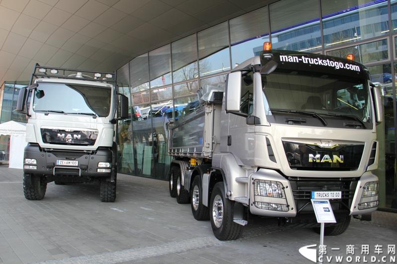 2015年3月19日，德国曼恩技术日在MAN慕尼黑总部隆重开幕，一场别开生面的卡车盛宴(MAN Trucknology Days)正在上演。图为MAN TGS 35.440 8×4 BB型自卸车 