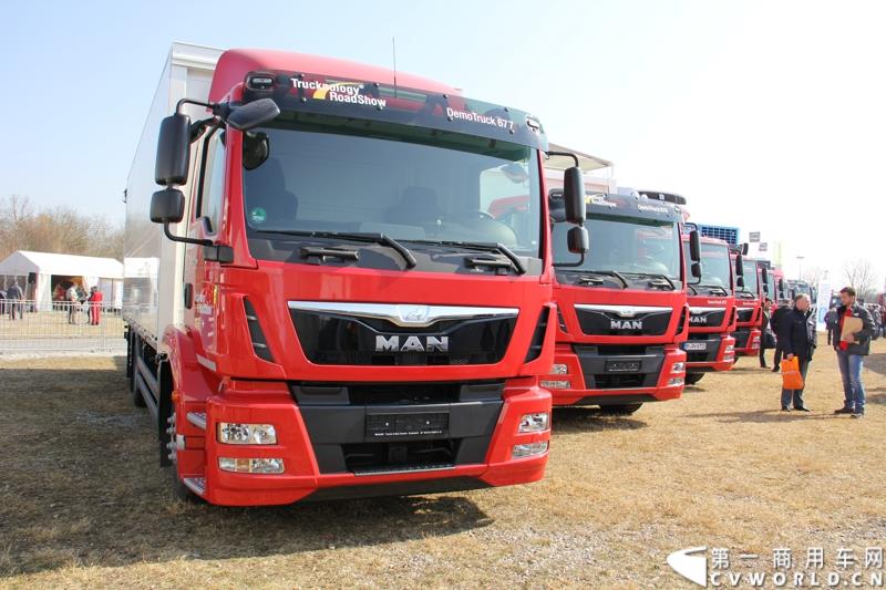 2015年3月19日，德国曼恩技术日在MAN慕尼黑总部隆重开幕，一场别开生面的卡车盛宴(MAN Trucknology Days)正在上演。图为MAN卡车展示 
