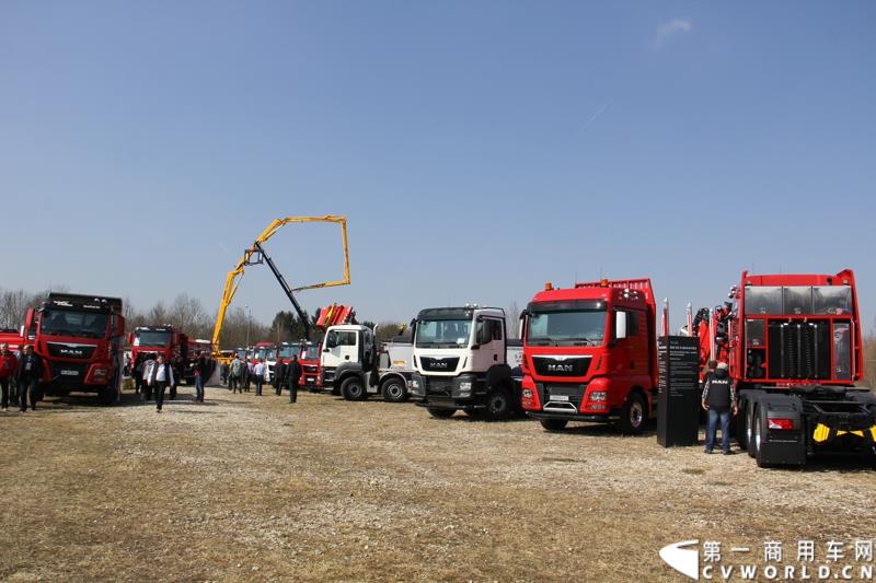 2015年3月19日，德国曼恩技术日在MAN慕尼黑总部隆重开幕，一场别开生面的卡车盛宴(MAN Trucknology Days)正在上演。图为MAN卡车展示 