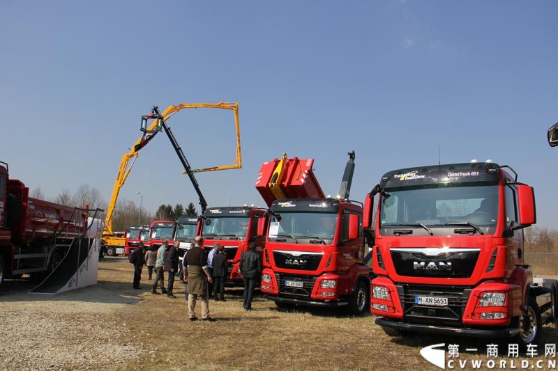2015年3月19日，德国曼恩技术日在MAN慕尼黑总部隆重开幕，一场别开生面的卡车盛宴(MAN Trucknology Days)正在上演。图为MAN卡车展示 