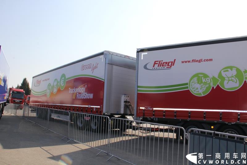 2015年3月19日，德国曼恩技术日在MAN慕尼黑总部隆重开幕，一场别开生面的卡车盛宴(MAN Trucknology Days)正在上演。图为MAN牵引列车 