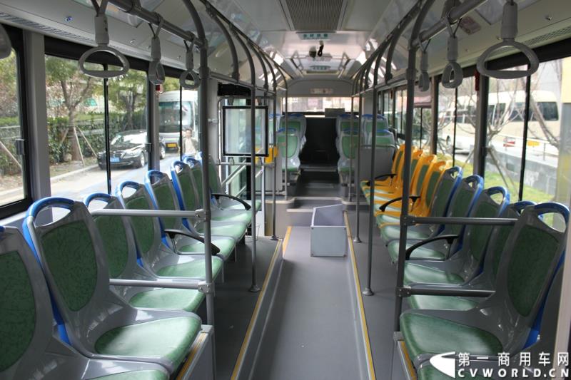 3月26日，安徽安凯汽车股份有限公司主办的“安凯美丽中国行”第三季在上海隆重启动。图为“安凯美丽中国行”启动仪式活动中展示的安凯客车内饰 