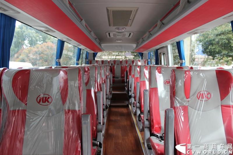 3月26日，安徽安凯汽车股份有限公司主办的“安凯美丽中国行”第三季在上海隆重启动。图为“安凯美丽中国行”启动仪式活动中展示的安凯客车内饰 