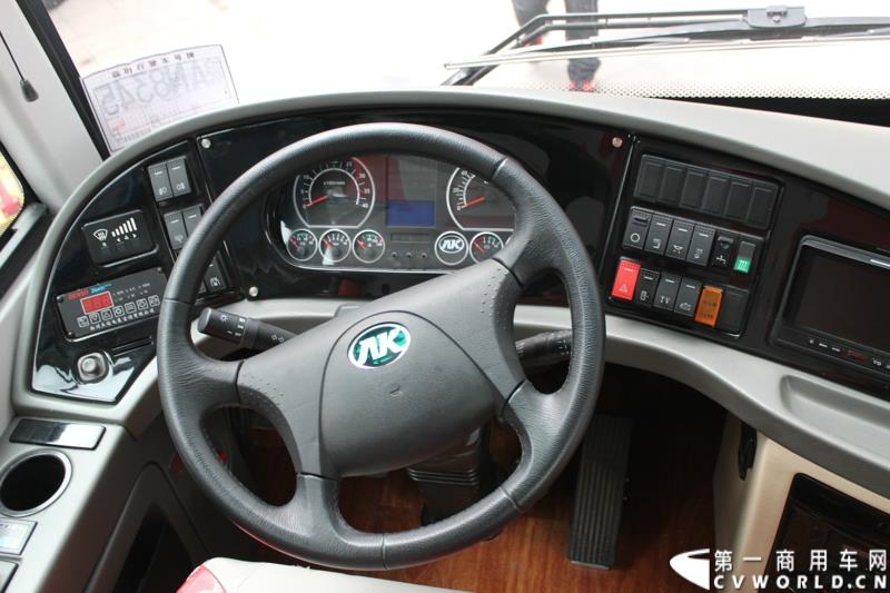 3月26日，安徽安凯汽车股份有限公司主办的“安凯美丽中国行”第三季在上海隆重启动。图为“安凯美丽中国行”启动仪式活动中展示的安凯客车内饰 