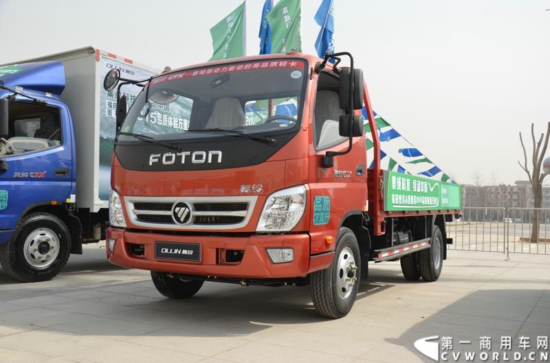 3月29日，由中国汽车联合会主办、江苏省汽车摩托车运动联合会承办的“图雅诺杯”-2015（第七届）福田奥铃中国勒芒轻卡耐力赛，在北京五棵松体育场隆重启动，这是原福田奥铃事业本部与原福田商务汽车事业本部整合为福田轻型商用车事业本部（LCV）之后的第一次集中亮相，也是中国轻卡第一赛事的再度续写。图为奥铃CTX 