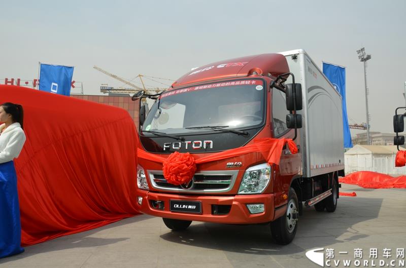 3月29日，由中国汽车联合会主办、江苏省汽车摩托车运动联合会承办的“图雅诺杯”-2015（第七届）福田奥铃中国勒芒轻卡耐力赛，在北京五棵松体育场隆重启动，这是原福田奥铃事业本部与原福田商务汽车事业本部整合为福田轻型商用车事业本部（LCV）之后的第一次集中亮相，也是中国轻卡第一赛事的再度续写。图为奥铃科技版