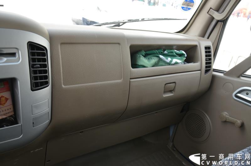 3月29日，由中国汽车联合会主办、江苏省汽车摩托车运动联合会承办的“图雅诺杯”-2015（第七届）福田奥铃中国勒芒轻卡耐力赛，在北京五棵松体育场隆重启动，这是原福田奥铃事业本部与原福田商务汽车事业本部整合为福田轻型商用车事业本部（LCV）之后的第一次集中亮相，也是中国轻卡第一赛事的再度续写。图为福田奥铃CTX 