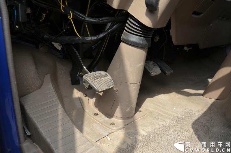 3月29日，由中国汽车联合会主办、江苏省汽车摩托车运动联合会承办的“图雅诺杯”-2015（第七届）福田奥铃中国勒芒轻卡耐力赛，在北京五棵松体育场隆重启动，这是原福田奥铃事业本部与原福田商务汽车事业本部整合为福田轻型商用车事业本部（LCV）之后的第一次集中亮相，也是中国轻卡第一赛事的再度续写。图为福田奥铃CTX 