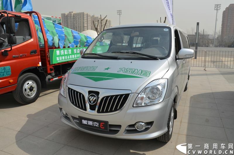 3月29日，由中国汽车联合会主办、江苏省汽车摩托车运动联合会承办的“图雅诺杯”-2015（第七届）福田奥铃中国勒芒轻卡耐力赛，在北京五棵松体育场隆重启动，这是原福田奥铃事业本部与原福田商务汽车事业本部整合为福田轻型商用车事业本部（LCV）之后的第一次集中亮相，也是中国轻卡第一赛事的再度续写。图为蒙派克E 