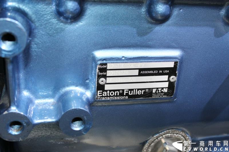 上海—动力管理公司伊顿，在第十六届上海国际汽车工业展览会（2015上海国际车展）上发布了专为中国市场设计的12挡机械式自动变速箱——捷驱。图为伊顿上海车展展示的纯电驱动系统新品 