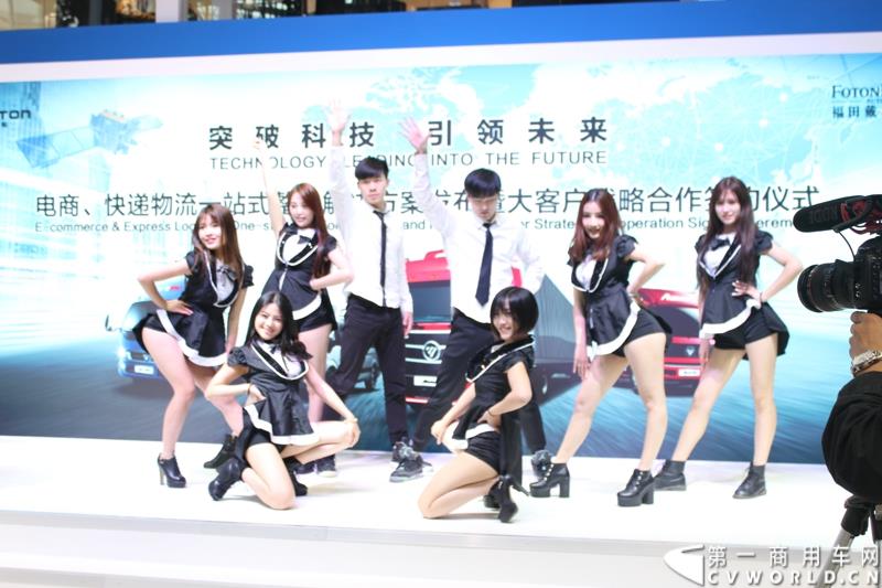 4月20日，在第16届上海国际汽车工业展览会（下称“上海国际车展”）媒体日第一天，北京福田戴姆勒汽车有限公司在其展台举行了