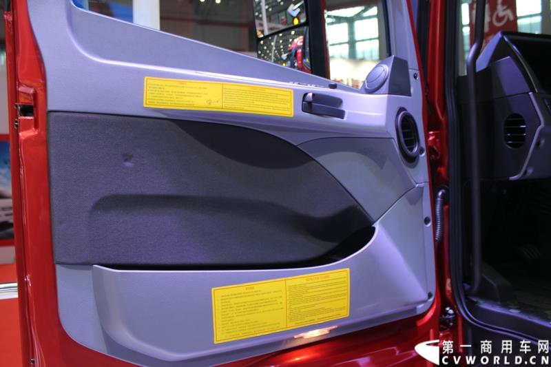 4月20日，在第16届上海国际汽车工业展览会（下称“上海国际车展”）媒体日第一天，北京福田戴姆勒汽车有限公司在其展台举行了