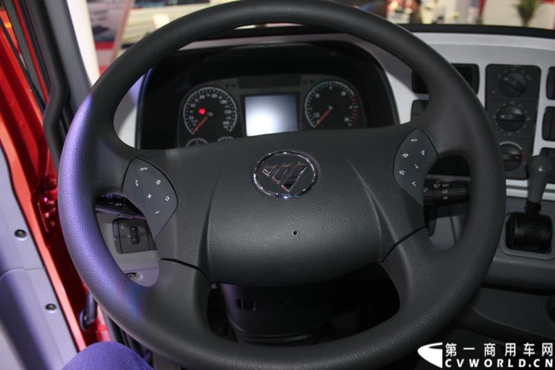 4月20日，在第16届上海国际汽车工业展览会（下称“上海国际车展”）媒体日第一天，北京福田戴姆勒汽车有限公司在其展台举行了