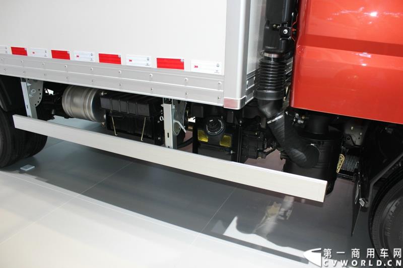 4月20日，在第16届上海国际汽车工业展览会（下称“上海国际车展”）媒体日第一天，北京福田戴姆勒汽车有限公司在其展台举行了