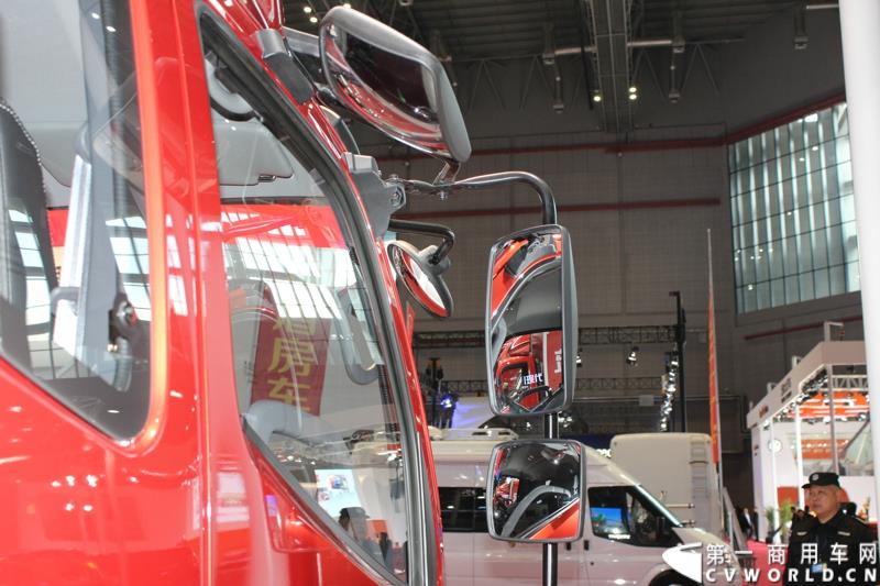 4月20日，在第16届上海国际汽车工业展览会（下称“上海国际车展”）媒体日第一天，北京福田戴姆勒汽车有限公司在其展台举行了