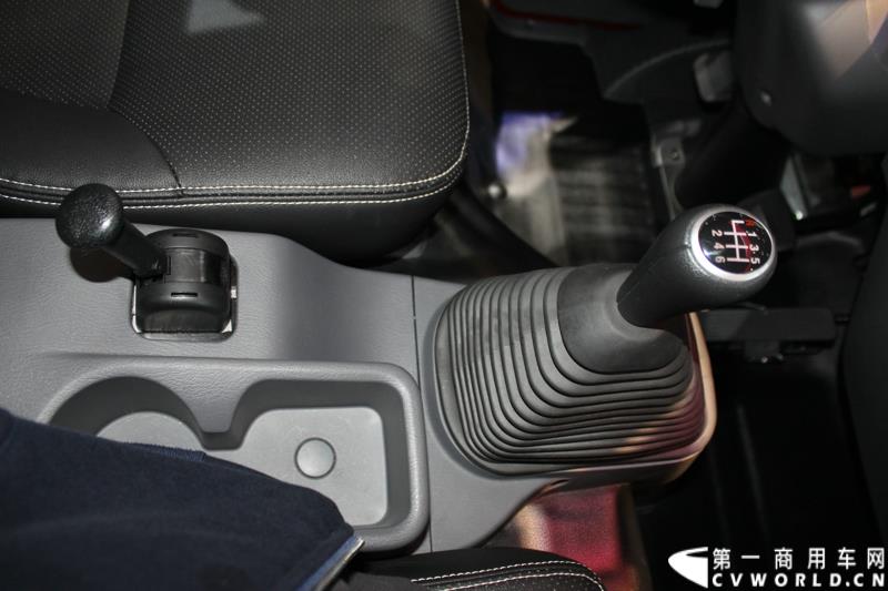 4月20日，在第16届上海国际汽车工业展览会（下称“上海国际车展”）媒体日第一天，北京福田戴姆勒汽车有限公司在其展台举行了