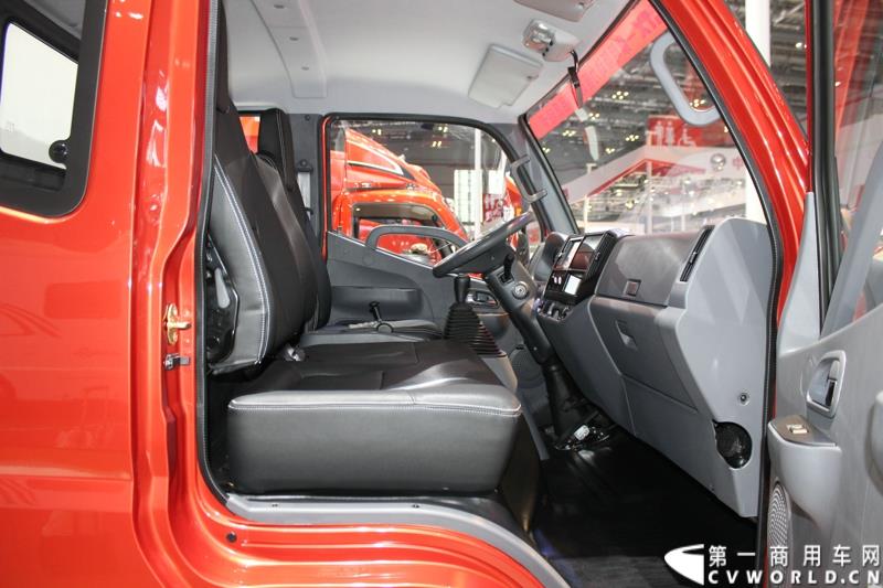 4月20日，在第16届上海国际汽车工业展览会（下称“上海国际车展”）媒体日第一天，北京福田戴姆勒汽车有限公司在其展台举行了