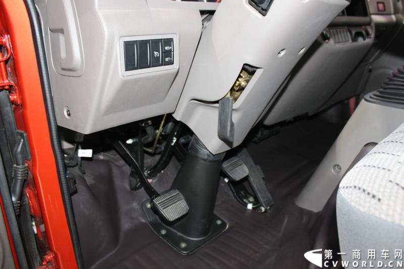 4月20日，在第16届上海国际汽车工业展览会（下称“上海国际车展”）媒体日第一天，北京福田戴姆勒汽车有限公司在其展台举行了