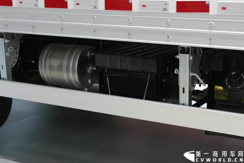 4月20日，在第16届上海国际汽车工业展览会（下称“上海国际车展”）媒体日第一天，北京福田戴姆勒汽车有限公司在其展台举行了