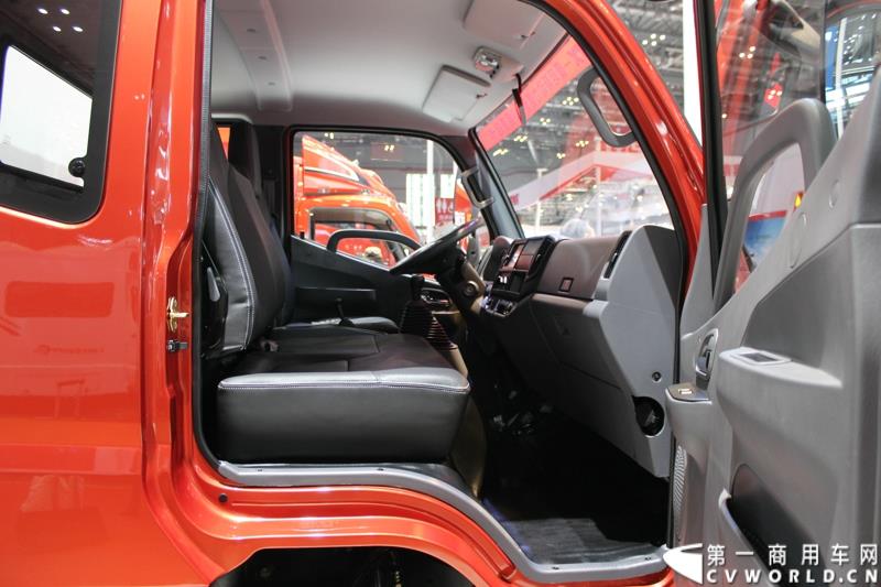 4月20日，在第16届上海国际汽车工业展览会（下称“上海国际车展”）媒体日第一天，北京福田戴姆勒汽车有限公司在其展台举行了