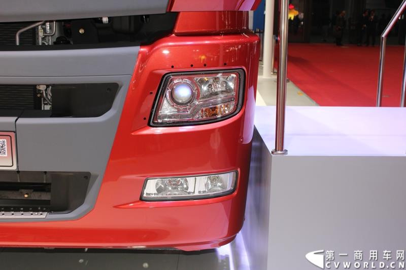 4月20日，在第16届上海国际汽车工业展览会（下称“上海国际车展”）媒体日第一天，北京福田戴姆勒汽车有限公司在其展台举行了