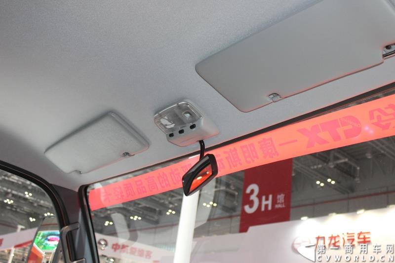 4月20日，在第16届上海国际汽车工业展览会（下称“上海国际车展”）媒体日第一天，北京福田戴姆勒汽车有限公司在其展台举行了