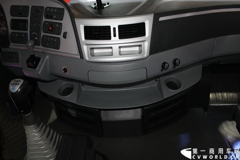 4月20日，在第16届上海国际汽车工业展览会（下称“上海国际车展”）媒体日第一天，北京福田戴姆勒汽车有限公司在其展台举行了