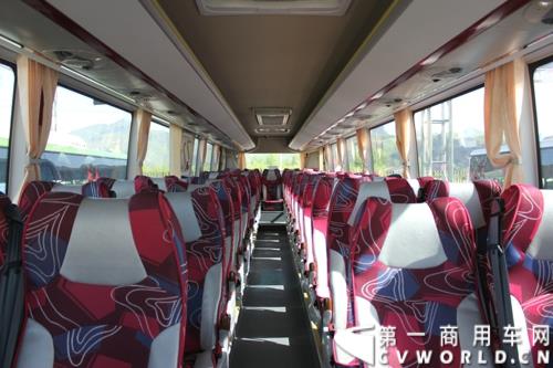 2015年5月6日，借助河北省重点项目建设观摩暨调度会议，比亚迪在河北省承德市高新技术开发区举行产品推介会。比亚迪携全系纯电动公交车、客车、物流车、出租车、以及乘用车等全领域新能源车惊艳亮相。图为比亚迪C9纯电动公交