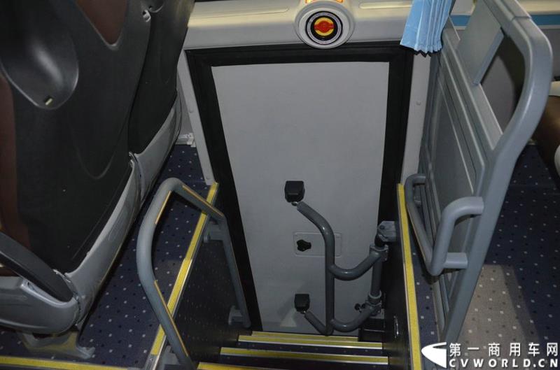 5月11日—13日，一年一度的客车盛会在北京国家会议中心隆重举行，本次展会上，亚星客车携四款新品亮相，每一款都独具特色，吸引众多关注。图为亚星11米纯电动客车 