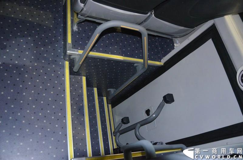 5月11日—13日，一年一度的客车盛会在北京国家会议中心隆重举行，本次展会上，亚星客车携四款新品亮相，每一款都独具特色，吸引众多关注。图为亚星11米纯电动客车 