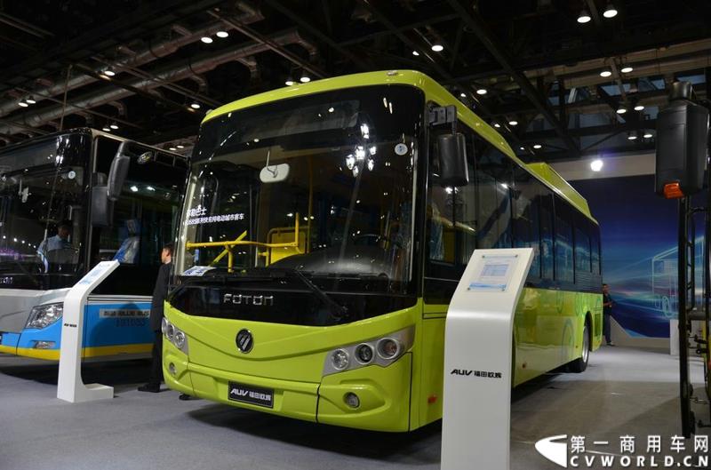 5月11日，2015北京国际道路运输展在北京国际会议中心拉开帷幕，福田欧辉携BJ6127商务班车、BJ6123快充纯电动、BJ6851快充纯电动、BJ6650迷你巴士4款明星产品出席展会，并在展会首日重磅推出了一款高端城间客车“e客”。图为福田欧辉弥勒巴士-BJ6851系列快充纯电动城市客车 