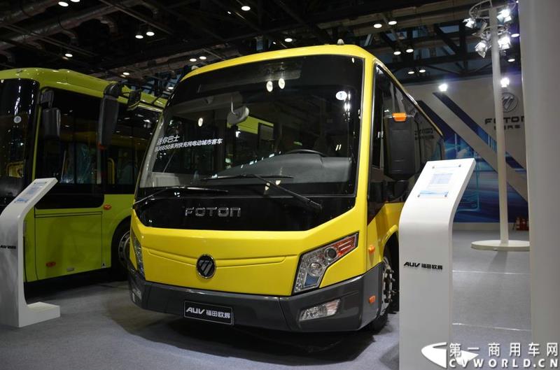 5月11日，2015北京国际道路运输展在北京国际会议中心拉开帷幕，福田欧辉携BJ6127商务班车、BJ6123快充纯电动、BJ6851快充纯电动、BJ6650迷你巴士4款明星产品出席展会，并在展会首日重磅推出了一款高端城间客车“e客”。图为福田欧辉迷你巴士-BJ6650系列快充纯电动城市客车