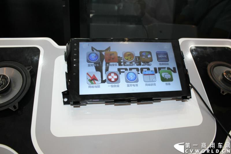 6月13日下午，在昆明的第三届中国-南亚博览会现场， 力帆时骏集团与潍柴动力股份有限公司正式签署战略合作协议，标志着力帆时骏未来将在国内中高端重卡领域大展拳脚。图为力帆时骏展示车联网技术