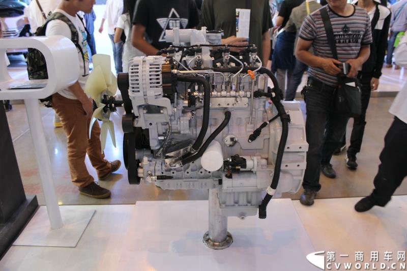 6月13日下午，在昆明的第三届中国-南亚博览会现场， 力帆时骏集团与潍柴动力股份有限公司正式签署战略合作协议，标志着力帆时骏未来将在国内中高端重卡领域大展拳脚。图为现场展示的潍柴发动机 