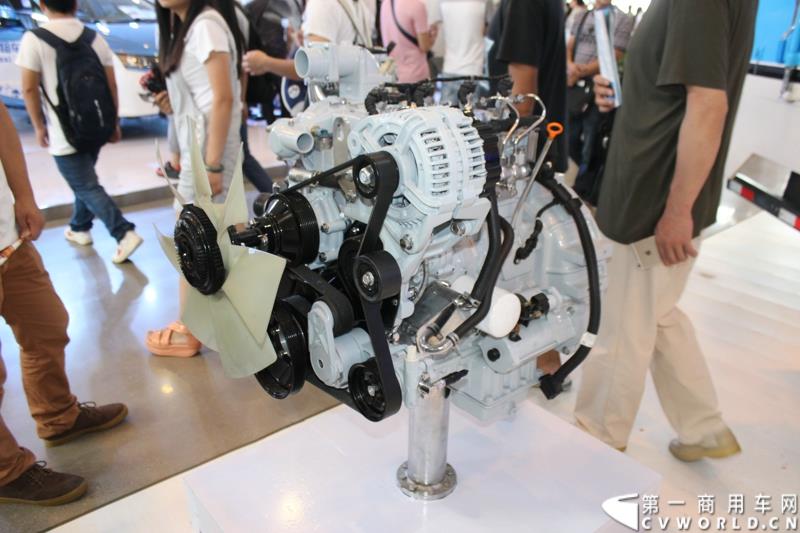 6月13日下午，在昆明的第三届中国-南亚博览会现场， 力帆时骏集团与潍柴动力股份有限公司正式签署战略合作协议，标志着力帆时骏未来将在国内中高端重卡领域大展拳脚。图为现场展示的潍柴发动机 