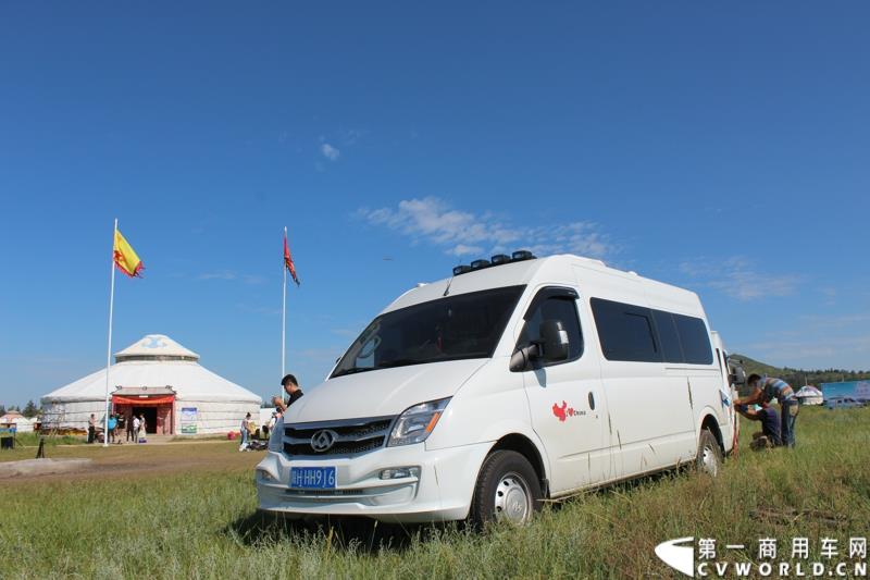 7月末，继举办了三届大型房车自驾游后，上汽大通迎来了第四届房车活动。图为：上汽大通房车外观及内饰