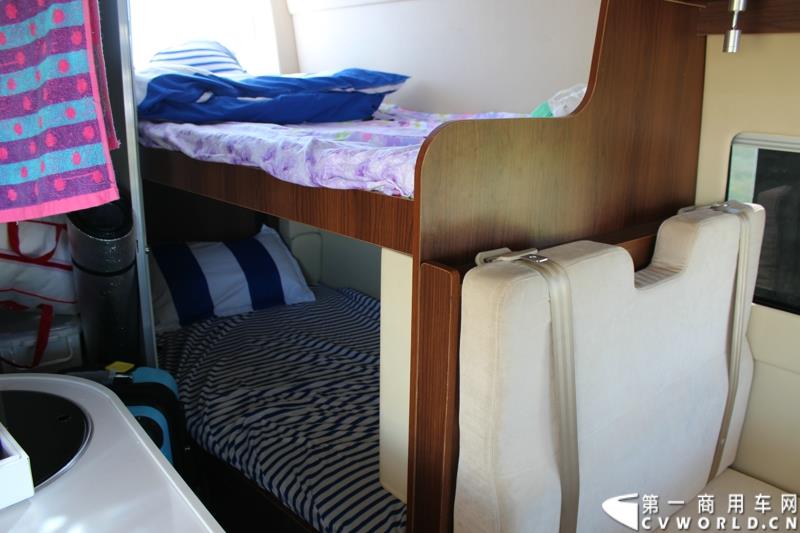 7月末，继举办了三届大型房车自驾游后，上汽大通迎来了第四届房车活动。图为：上汽大通房车外观及内饰