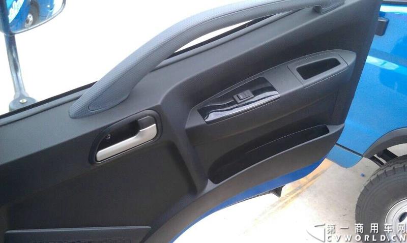  7月15日，力帆时骏集团在云南大理总部，为即将在9月1日上市的PROJEN（铂骏）·翼骏高端轻卡举行了“爱上旅途 翼骏先行”PROJEN（铂骏）轻卡试乘体验活动。图为：PROJEN（铂骏）·翼骏高端轻卡内室