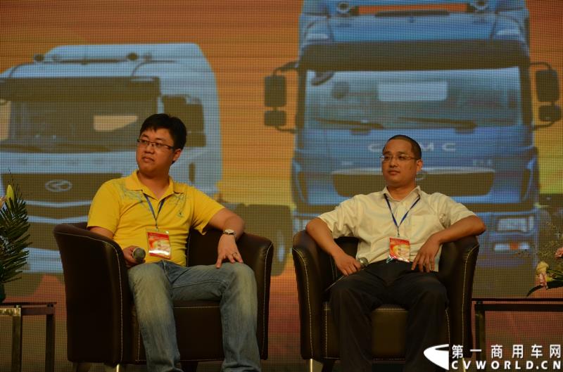 7月18日，以“直面挑战 抓住机遇 抢占市场制高点”为主题的华菱星马2015年中商务大会，在安徽芜湖隆重举行。图为：现场座谈会