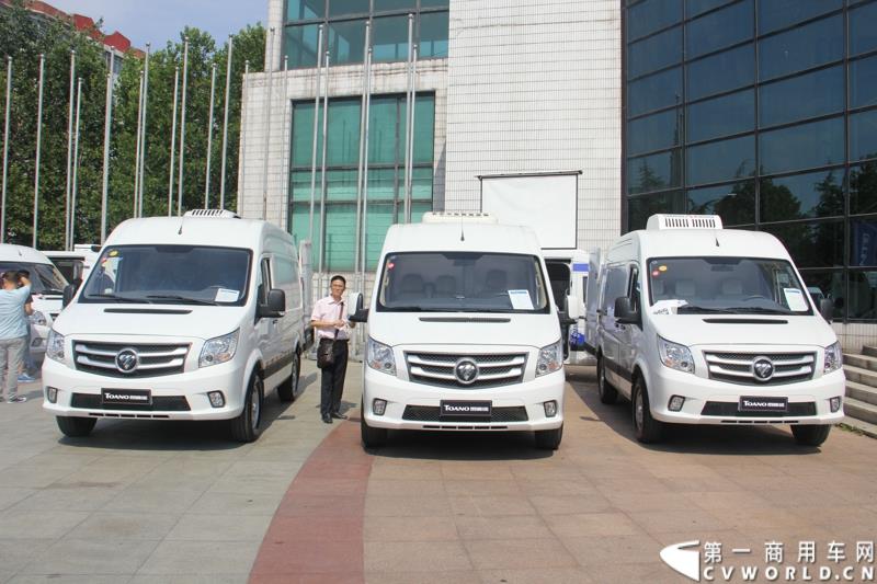 8月14日，图雅诺杯—福田商务汽车第五届改装大赛在山东潍坊举行，福田轻型商用车事业本部以及福田商务汽车负责人、改装企业、经销商、媒体在内的200余人出席了本次活动。图为：冷藏车展区