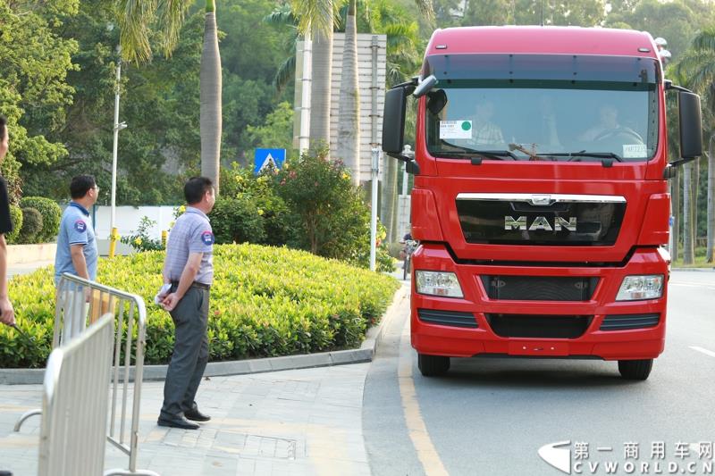 9月10日，曼恩商用车辆贸易（中国）有限公司在深圳正式宣布，将TCO收益宝升级到2.0版本，进一步帮助客户降低运营成本，提升收益。图为：德国曼恩车联网深圳上市发布会