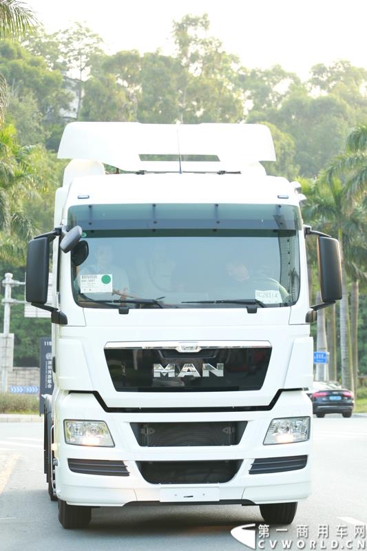 9月10日，曼恩商用车辆贸易（中国）有限公司在深圳正式宣布，将TCO收益宝升级到2.0版本，进一步帮助客户降低运营成本，提升收益。图为：德国曼恩车联网深圳上市发布会