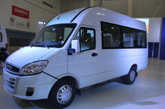 南京依维柯Power Daily尊享版A42 (2).jpg 南京依维柯Power Daily尊享版A42 (2).jpg