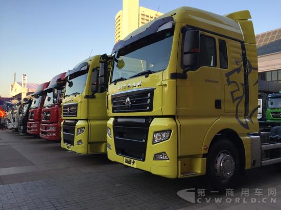 現(xiàn)場展車2.jpg